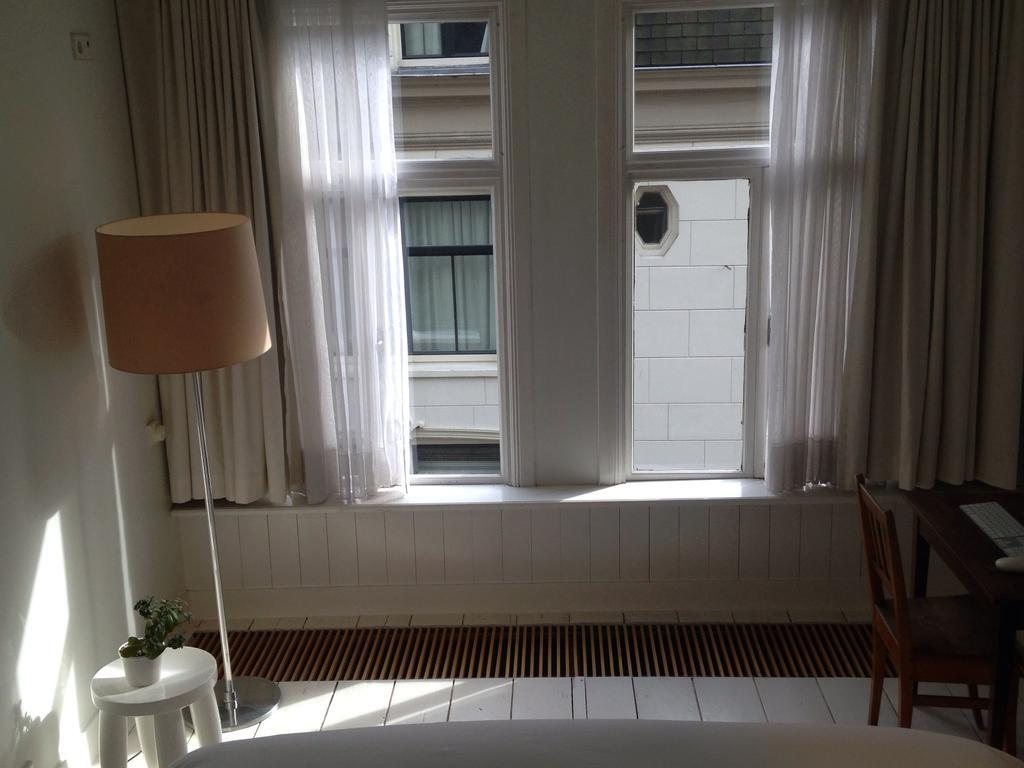 Miauw Suites, Canal View City Centre Hotel Amsterdam Room photo